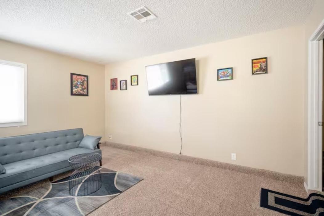 Pool 4 Bedroom 2 Bath Close To Strip Λας Βέγκας Εξωτερικό φωτογραφία