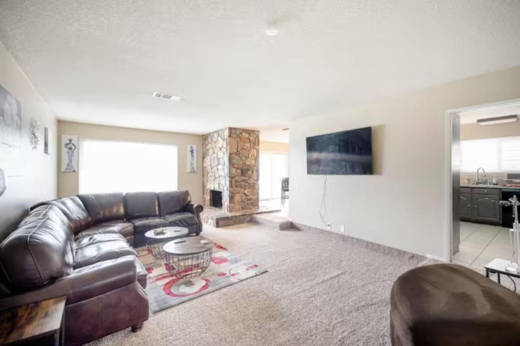 Pool 4 Bedroom 2 Bath Close To Strip Λας Βέγκας Εξωτερικό φωτογραφία